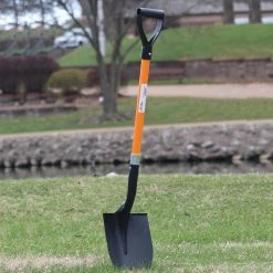 AshmanOnline Ashman Round Shovel (Large) – (1 Pack) – The Round Shovel Has A D Handle Grip With 41 Inches Long Shaft – Heavy Duty Blade With A Shaft Made Of Fiber Glass.